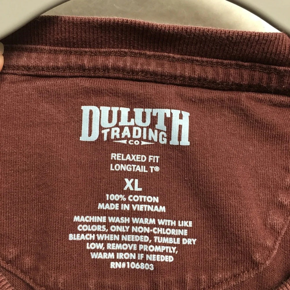 Duluth Trading Tee Shirt Relaxed Longtail Men’s XL Cotton Brownish Red Rust - Picture 3 of 5